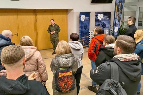 Szkolenie obronne w 16. Dolnośląskiej Brygadzie Obrony Terytorialnej we Wrocławiu